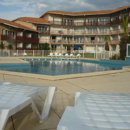 Les Landes Avec Piscine Et Pres Du